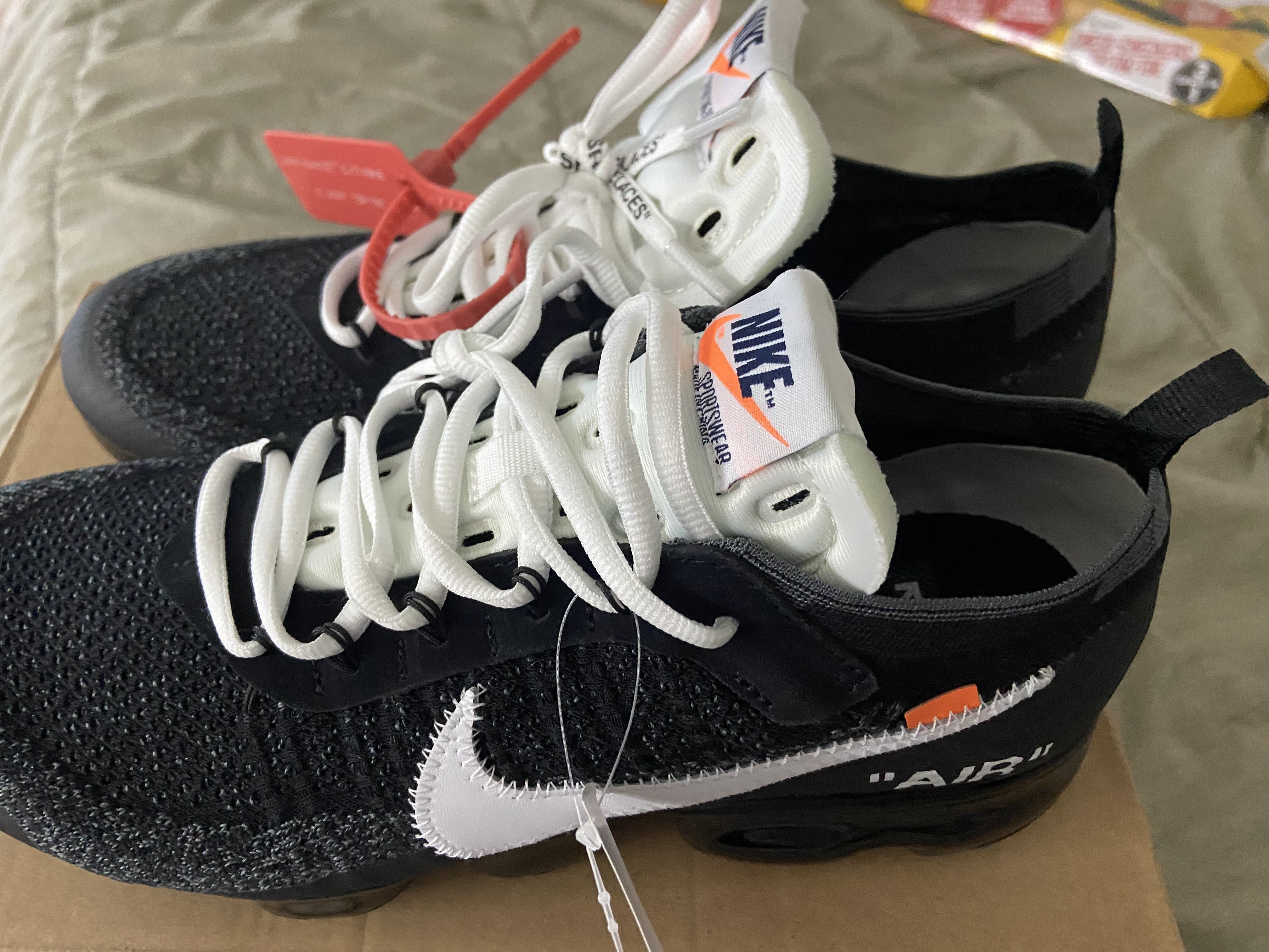 Nike Air VaporMax Off-White AA3831-001 review Izzy 00