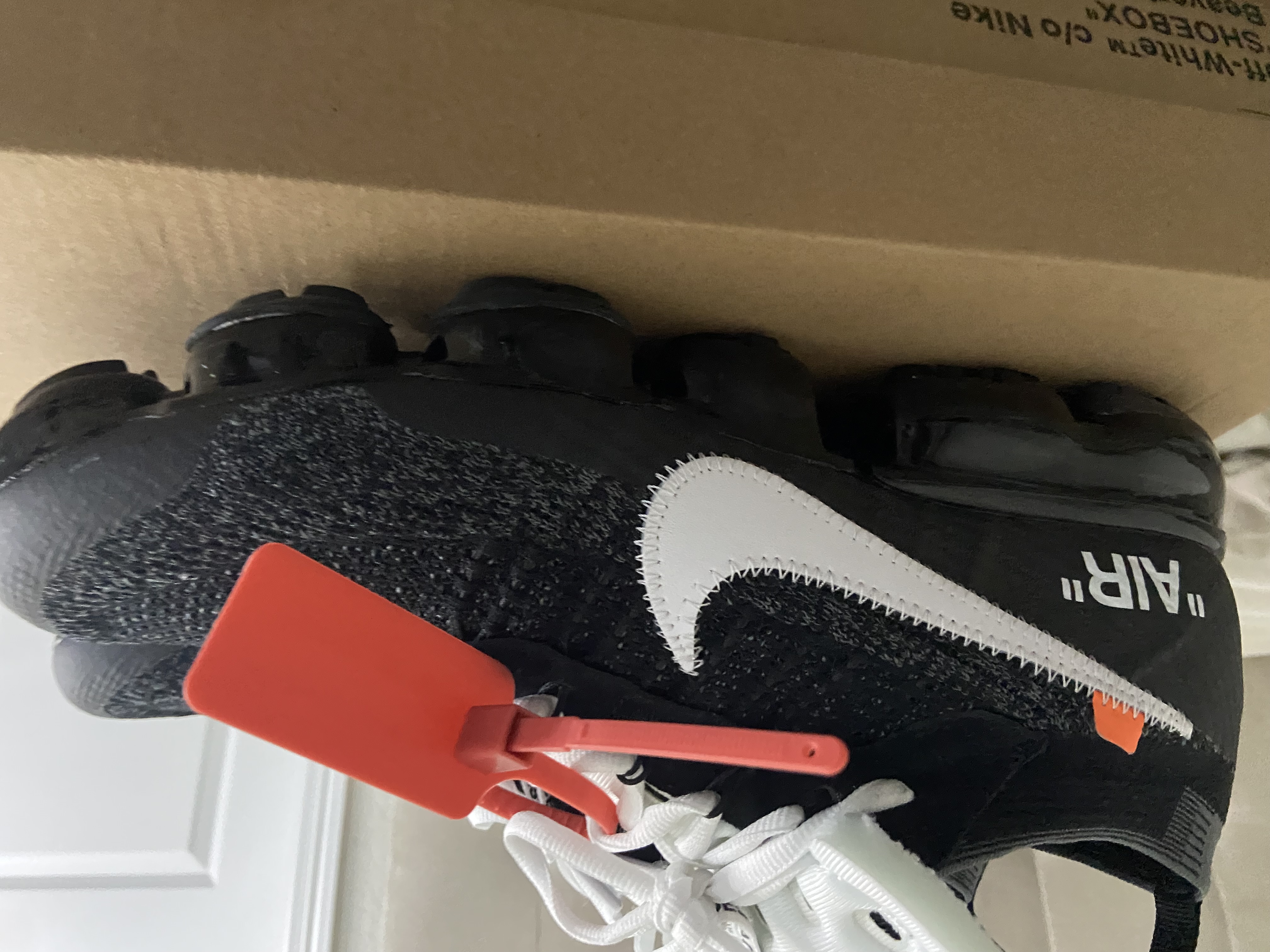 Nike Air VaporMax Off-White AA3831-001 review Izzy 02
