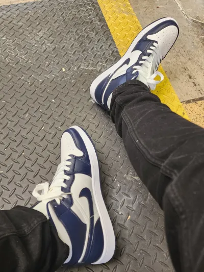Jordan 1 Mid White Metallic Gold Obsidian 554724-174 review Gerardo Aguilar