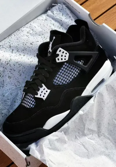 Air Jordan 4 Retro White Thunder FQ8138-001 review Jayden 