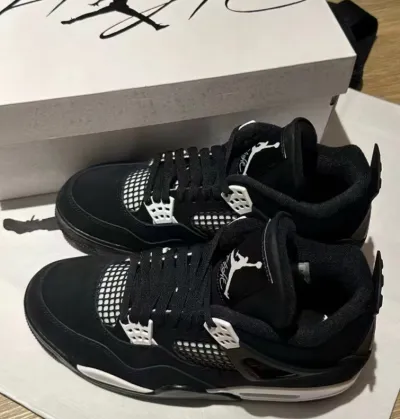 Air Jordan 4 Retro White Thunder FQ8138-001 review Pieter  01
