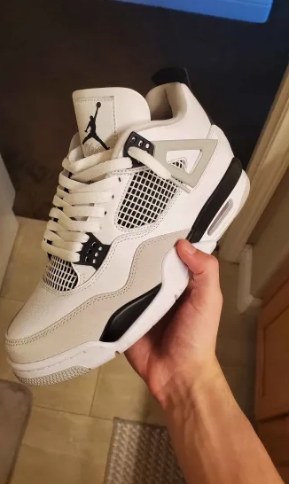 Nike Air Jordan 4 Retro Military Black DH6927-111 review Miguel 01