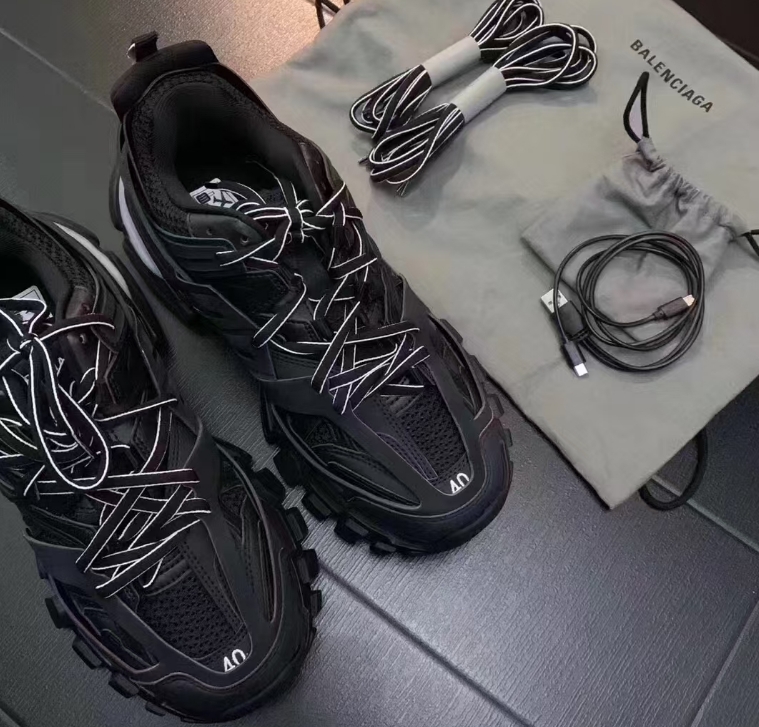 Balenciaga Track LED Black 555032 W1GB7 1000 review Kamar 01