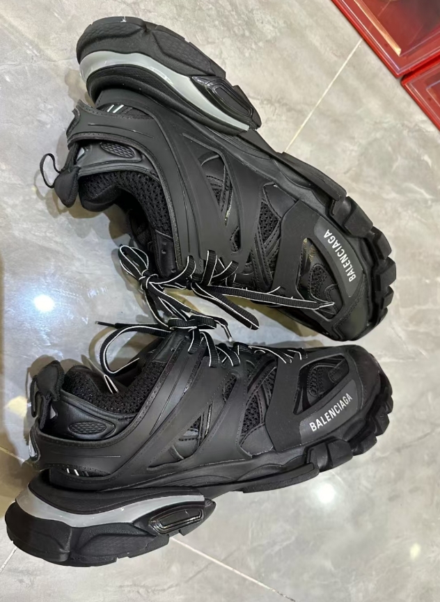 Balenciaga Track LED Black 555032 W1GB7 1000 review marlon 01