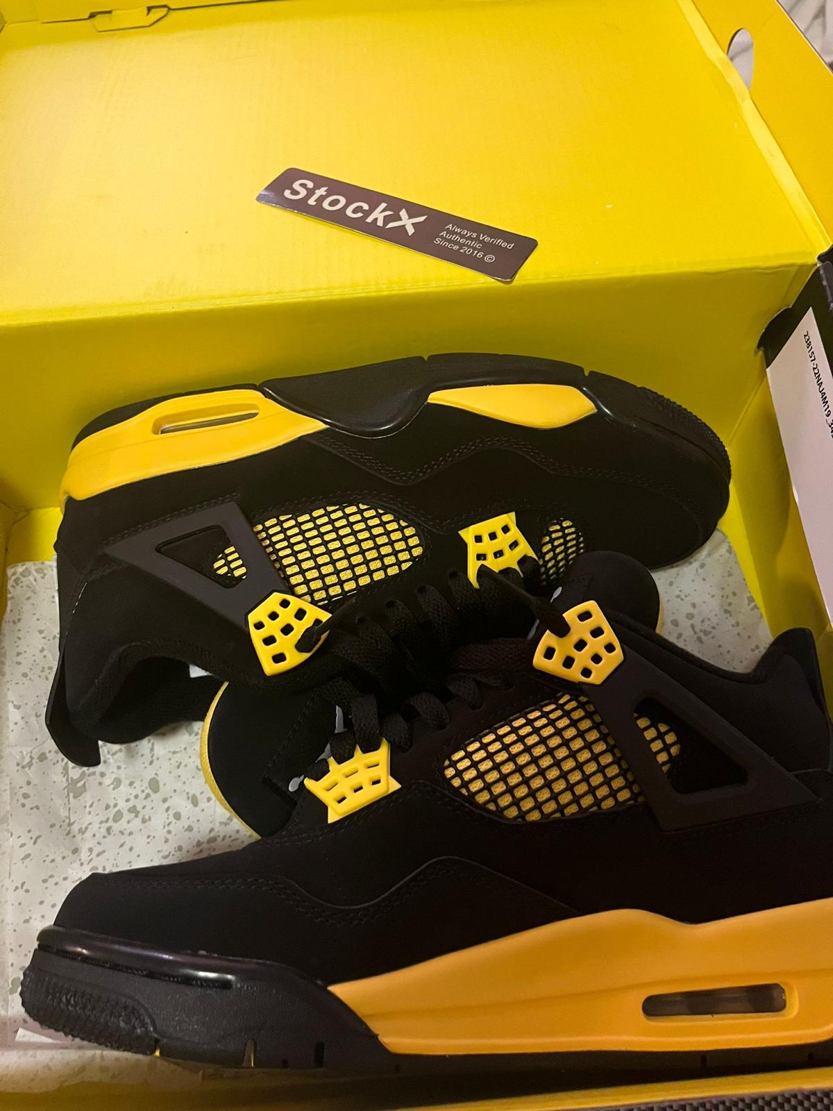 Jordan 4 Retro Thunder DH6927-017 review Nathanial