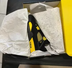 Jordan 4 Retro Thunder DH6927-017 review Diego 02