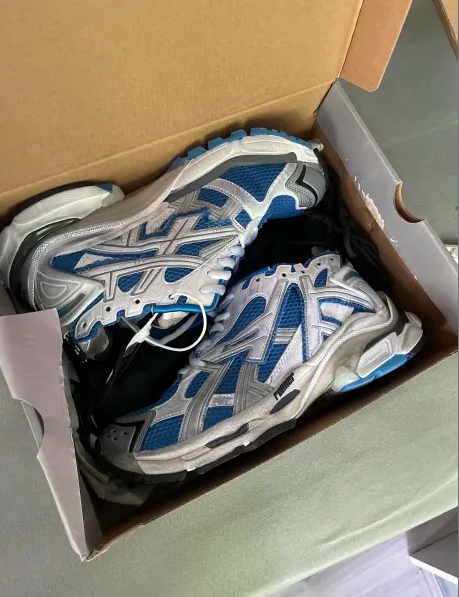 Balenciaga Runner Blue review W