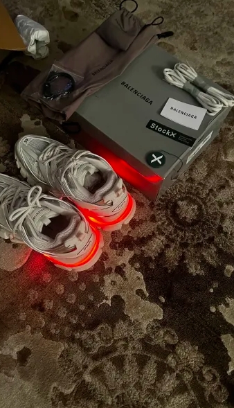 Balenciaga Tess S.White 542436 W1GB7 6509  review Wilson 02