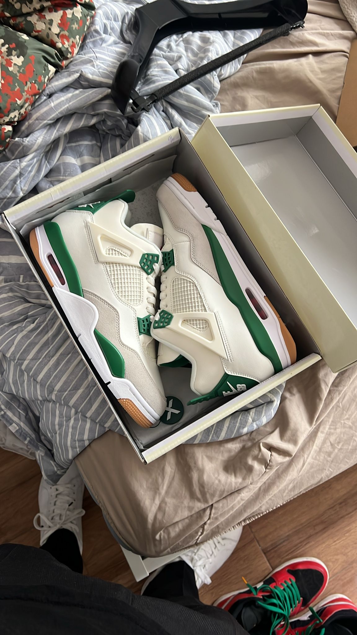 Jordan 4 Retro SB Pine Green DR5415-103  review Claudio