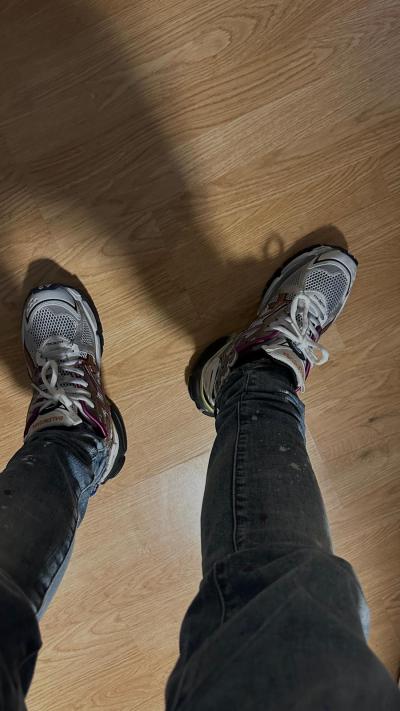 Balenciaga Runner Sneaker Multicolor 677402 W3RB6 8123 review Asya 03