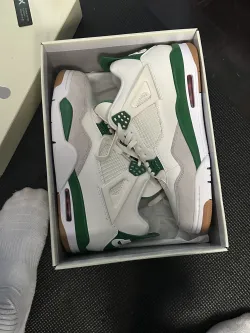 Jordan 4 Retro SB Pine Green DR5415-103  review riley 01