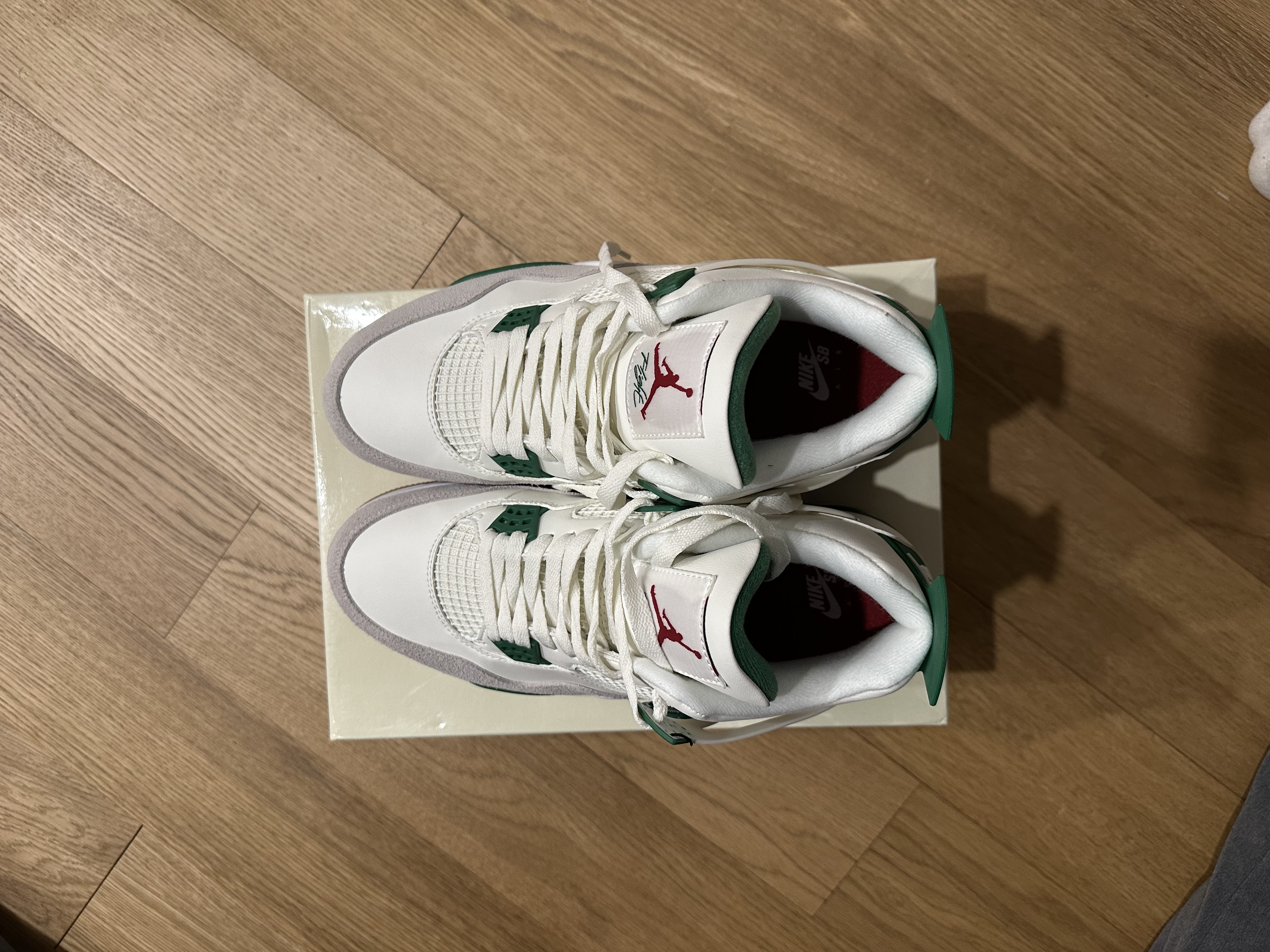 Jordan 4 Retro SB Pine Green DR5415-103  review riley 04