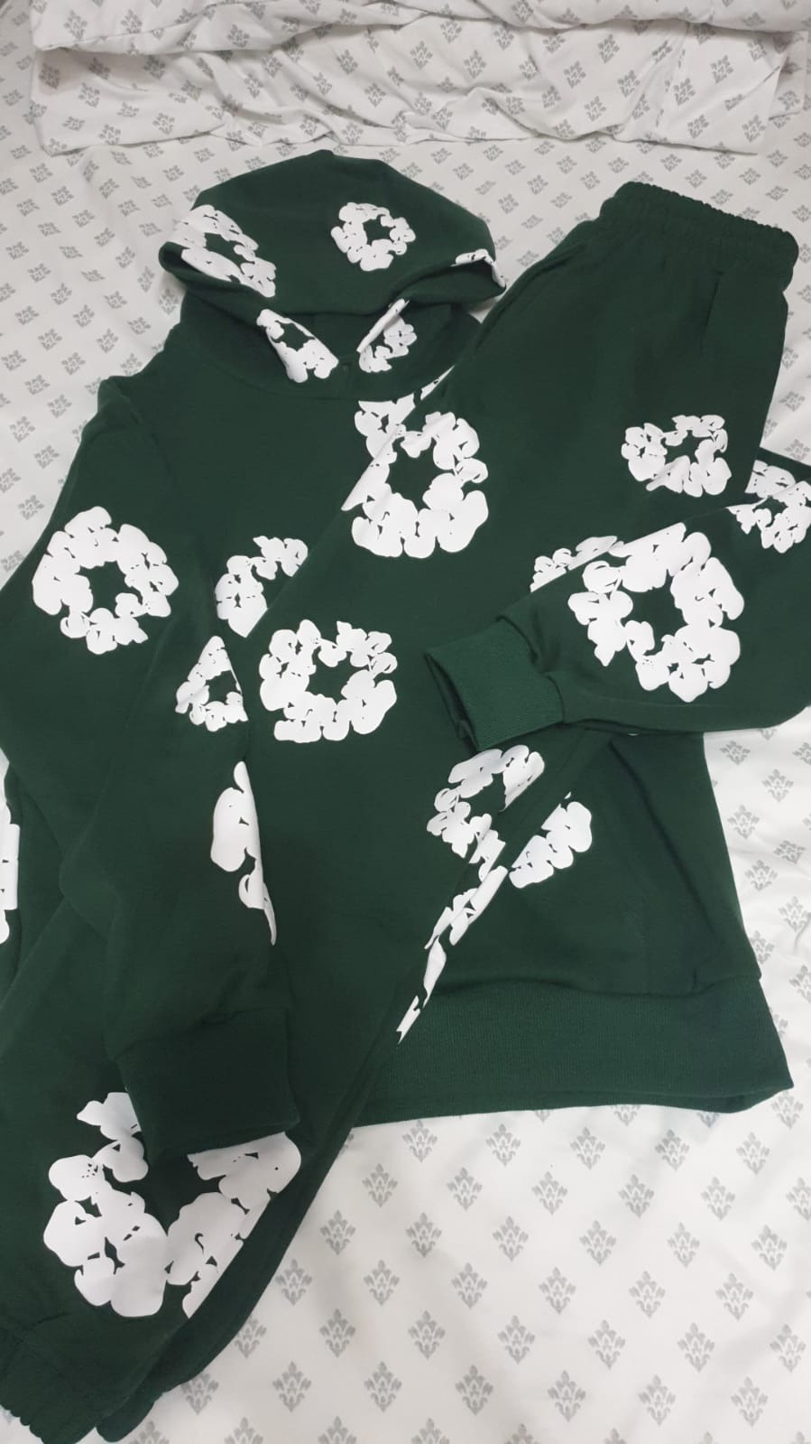 Combo Sale for Denim Tears The Cotton Wreath Sweatshirt and Sweatpants  review Sebastian