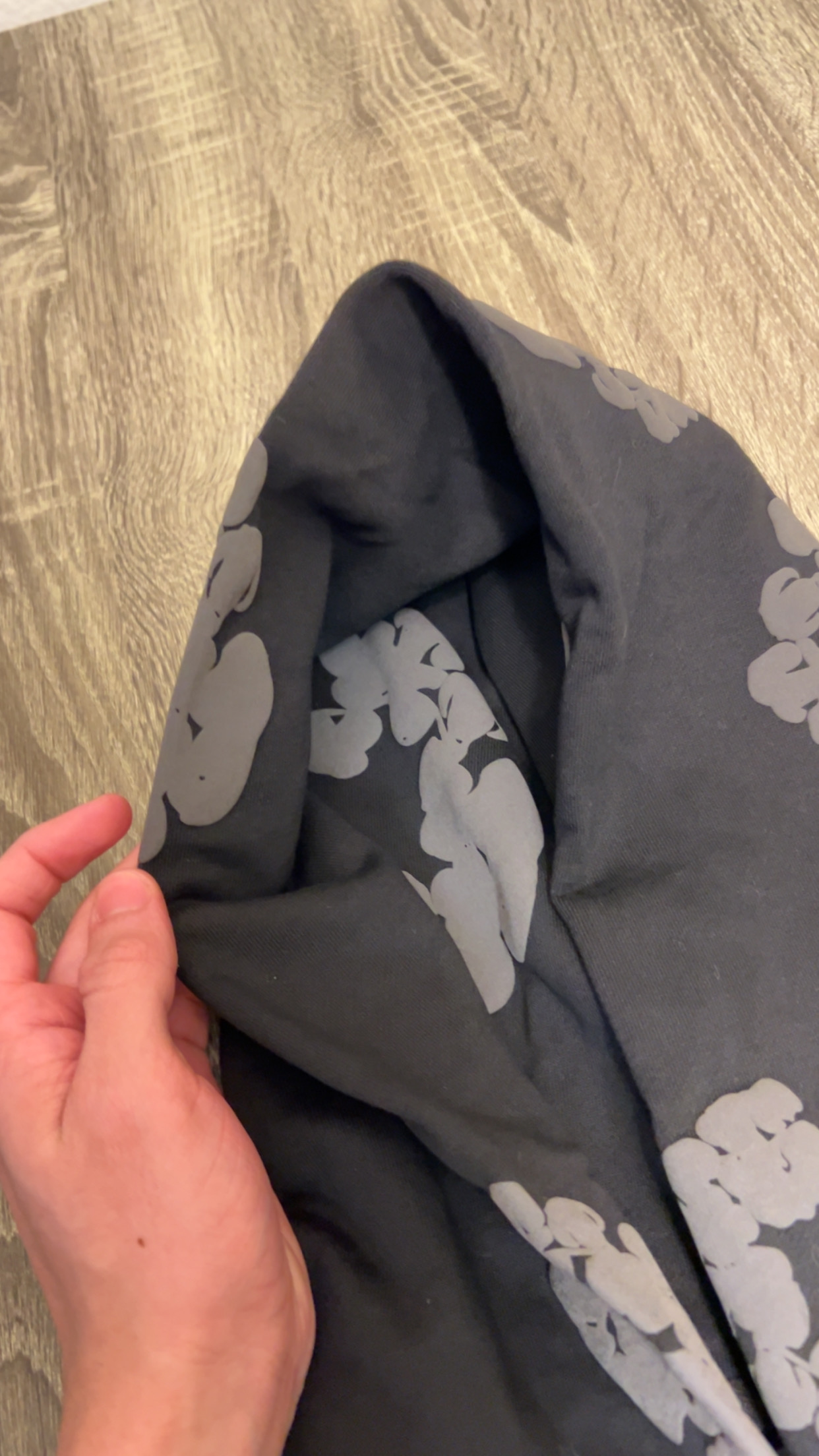 Denim Tears Cotton Wreath Hoodie Black Monochrome review Triston 02