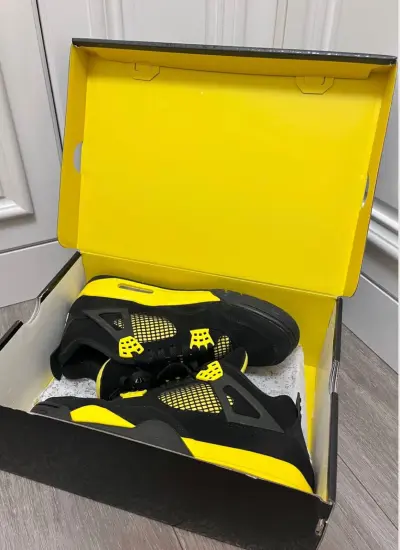 Air Jordan 4 Retro Thunder  DH6927-017 review Muhammed 01
