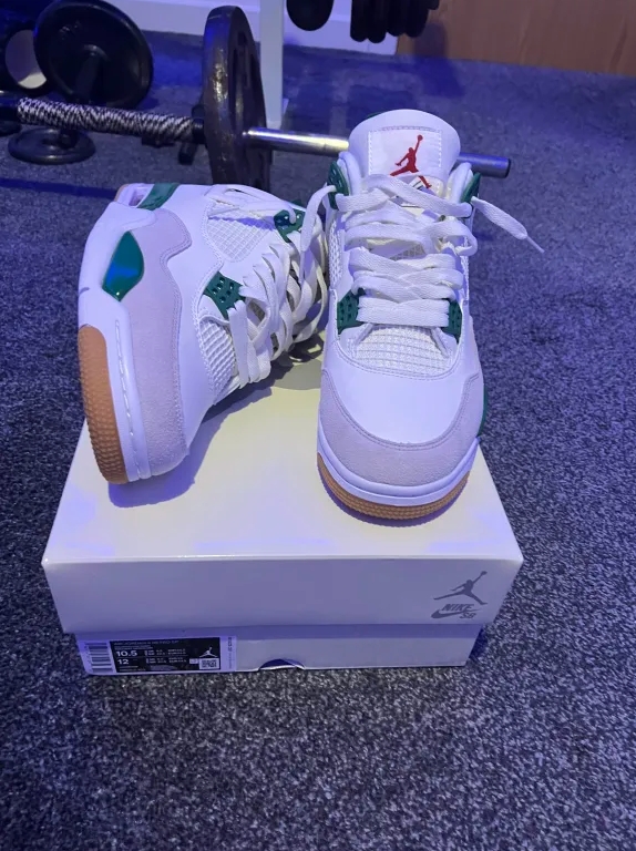Jordan 4 Retro SB Pine Green DR5415-103  review Mark 01