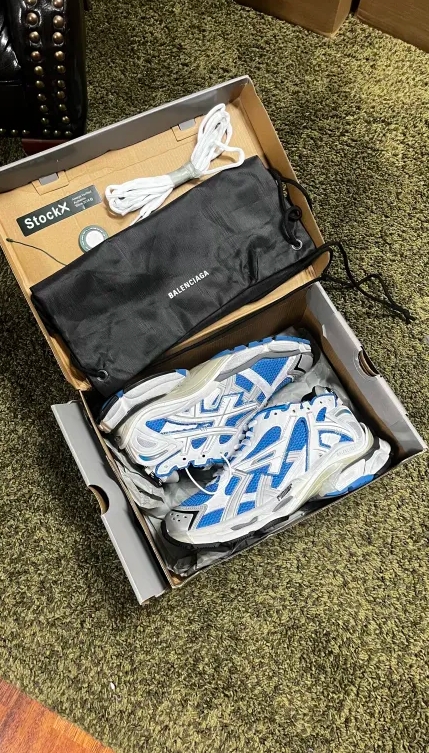 Balenciaga Runner Blue review Moses 01