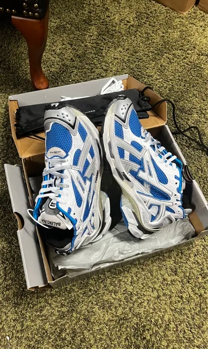 Balenciaga Runner Blue review Moses 00