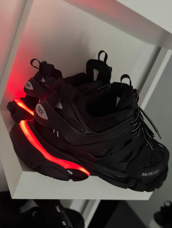 Balenciaga Track LED Black 555032 W1GB7 1000 review Jamie 00