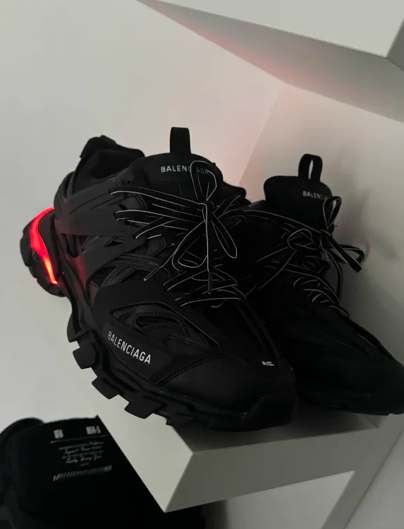 Balenciaga Track LED Black 555032 W1GB7 1000 review Jamie 01