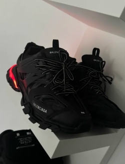 Balenciaga Track LED Black 555032 W1GB7 1000 review Jamie 02