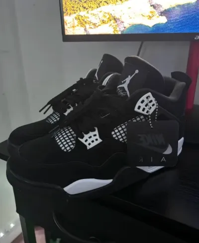 Air Jordan 4 Retro White Thunder FQ8138-001 review Evan  01