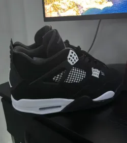 Air Jordan 4 Retro White Thunder FQ8138-001 review Evan  01