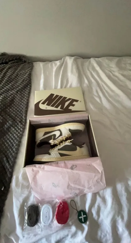 Jordan 1 Retro Low OG SP Travis Scott Reverse Mocha DM7866-162  review Munoz 01
