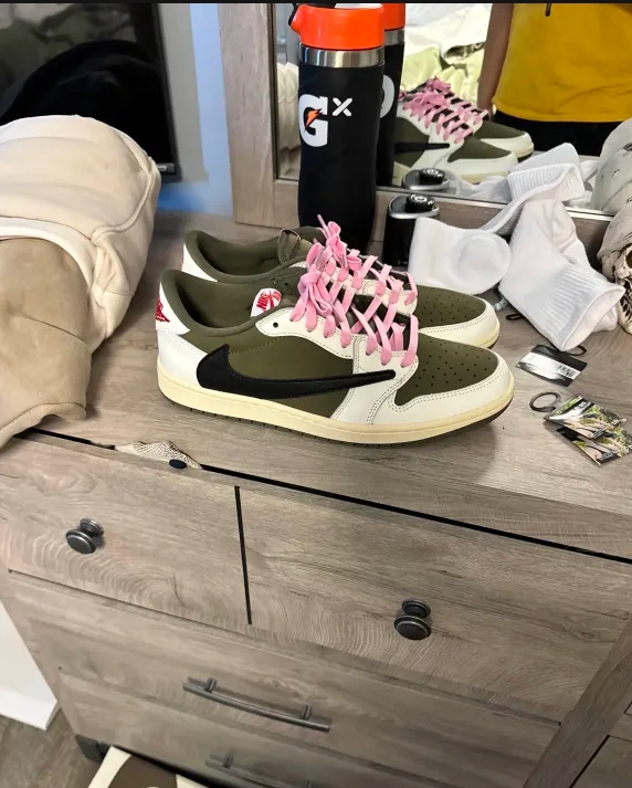 Travis Scott x Air Jordan 1 Low Olive DM7866-200 review ivan