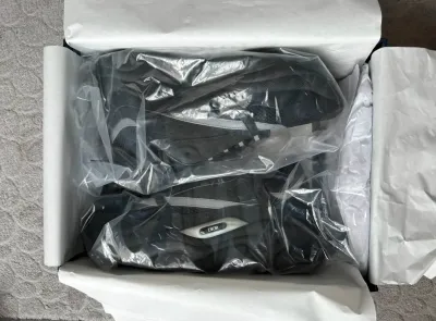 B22 Black Silver 3SN231ZNG_H969 review Jones 02