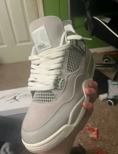 Air Jordan 4 Frozen Moments AQ9129-001 review Dalziel  01