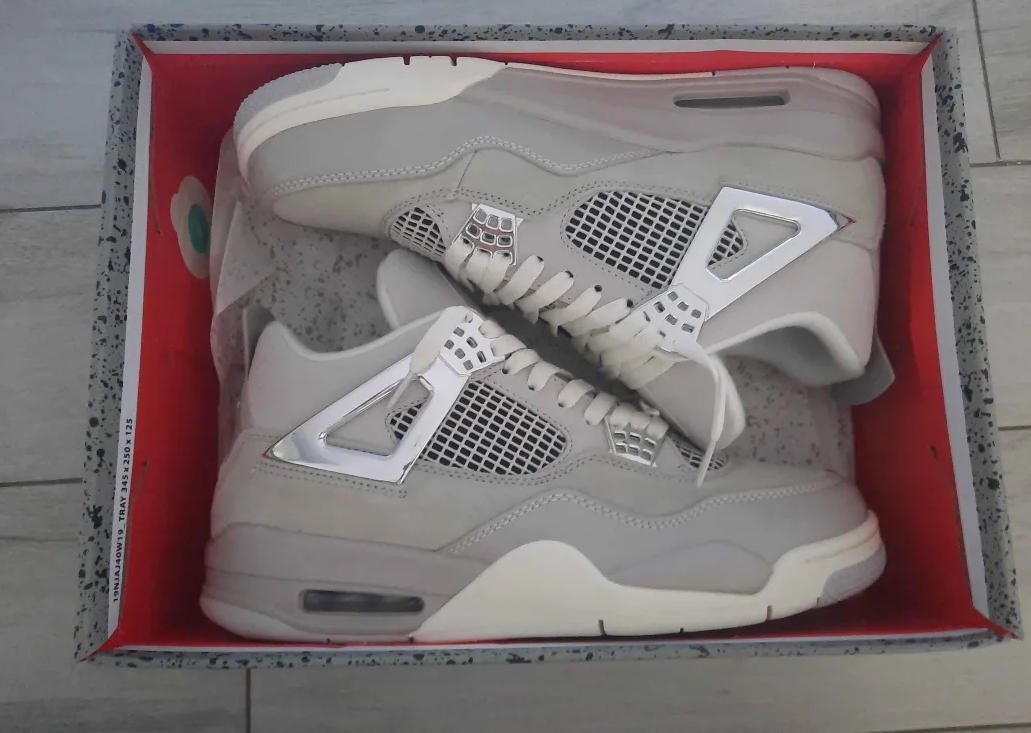 Air Jordan 4 Frozen Moments AQ9129-001 review Janae 03