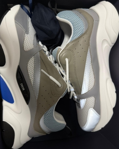B22 White Blue review Semir