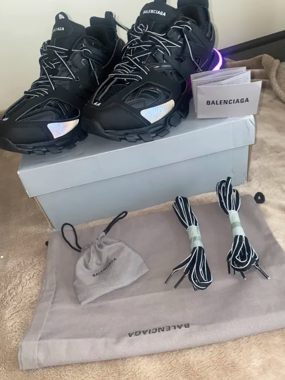 Balenciaga Track LED Black 555032 W1GB7 1000 review Jordan 02