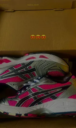 ASICS Gel-Kayano 14 Pink Glo 1201A019-700 review Robinson