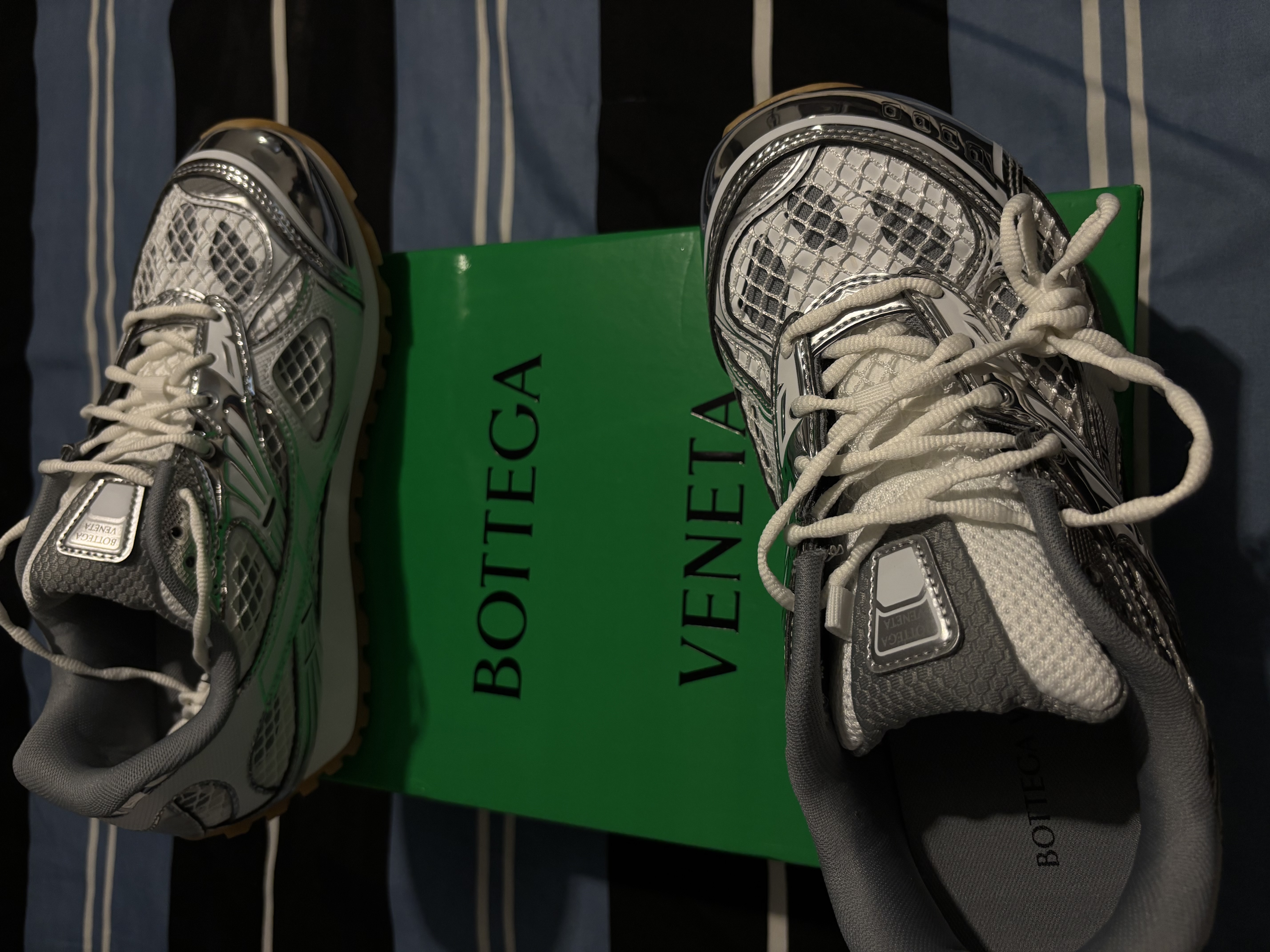 Bottega Veneta Orbit White Silver 741357V2X401425 review masked up