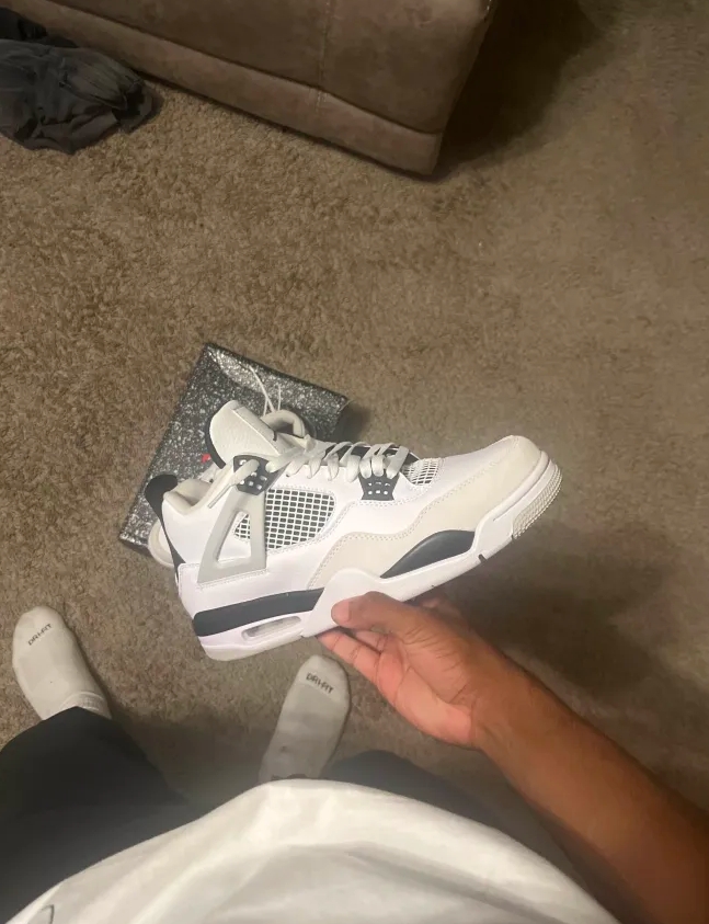 Nike Air Jordan 4 Retro Military Black DH6927-111 review Jonas