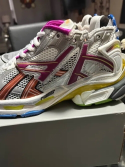 Balenciaga Runner Sneaker Multicolor 677402 W3RB6 8123 review Malachi 01