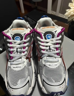 Balenciaga Runner Sneaker Multicolor 677402 W3RB6 8123 review Malachi 03