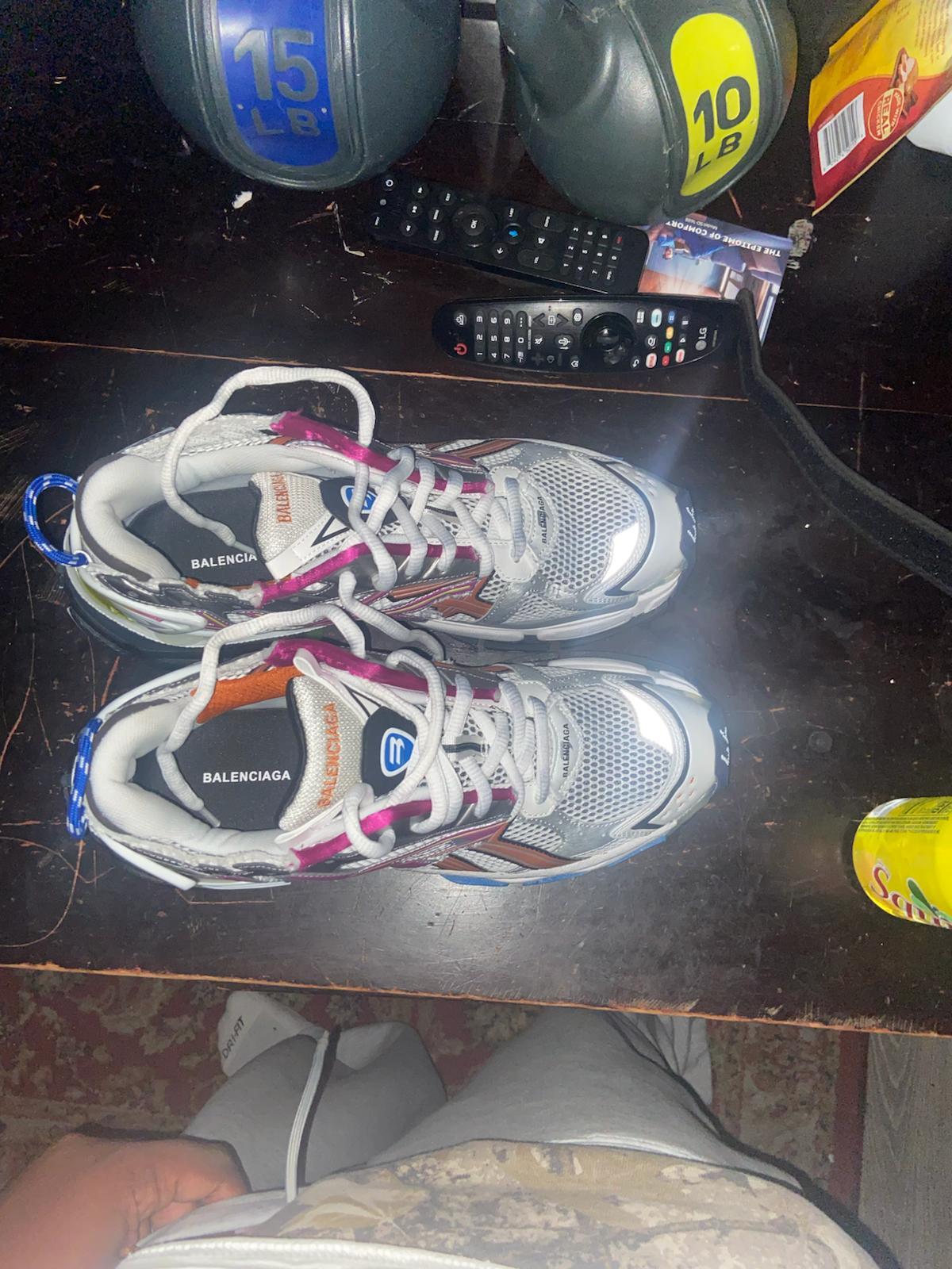 Balenciaga Runner Sneaker Multicolor 677402 W3RB6 8123 review rodriguez 02