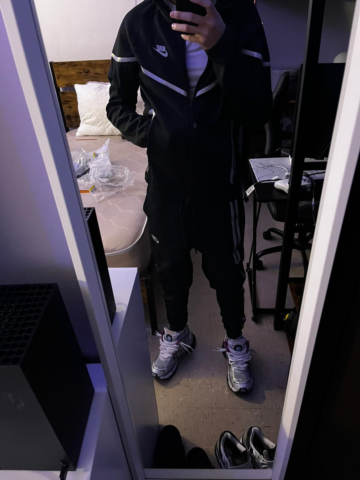 Nike Sportswear Tech Fleece Full Zip Hoodie & Joggers Reflective Details Set Black/Bemis Silver review Kohen 00