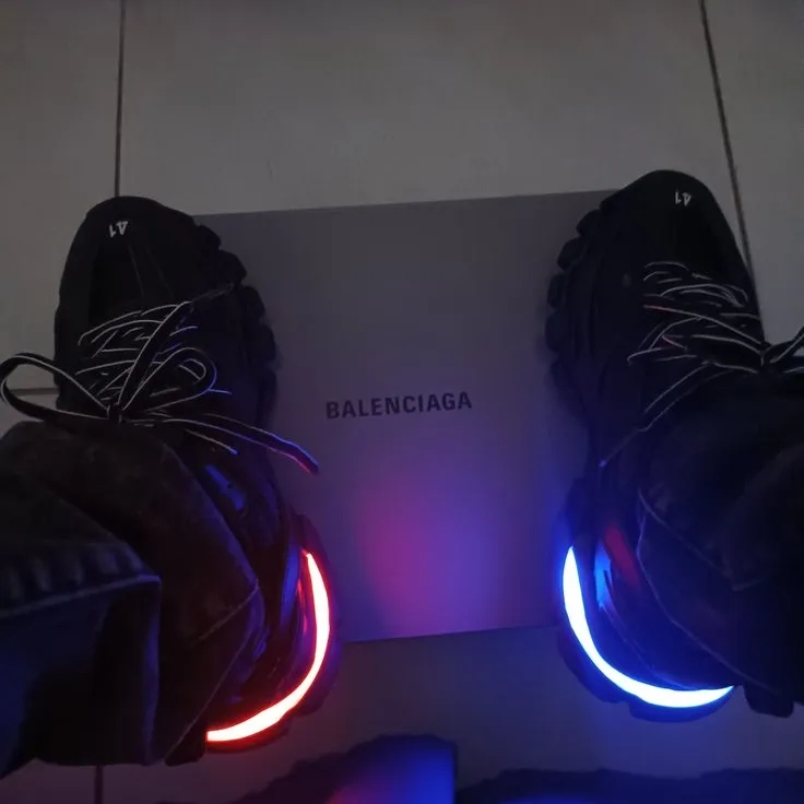 Balenciaga Track LED Black 555032 W1GB7 1000 review Cain 01