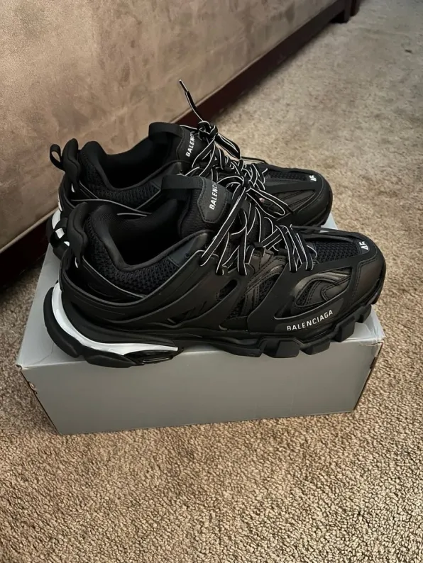 Balenciaga Track LED Black 555032 W1GB7 1000 review Cain 02