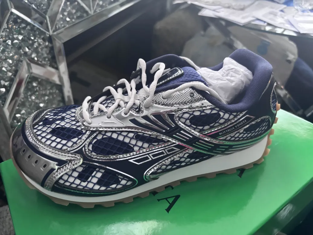 Bottega Veneta Orbit Abyss Silver review Samuel 01