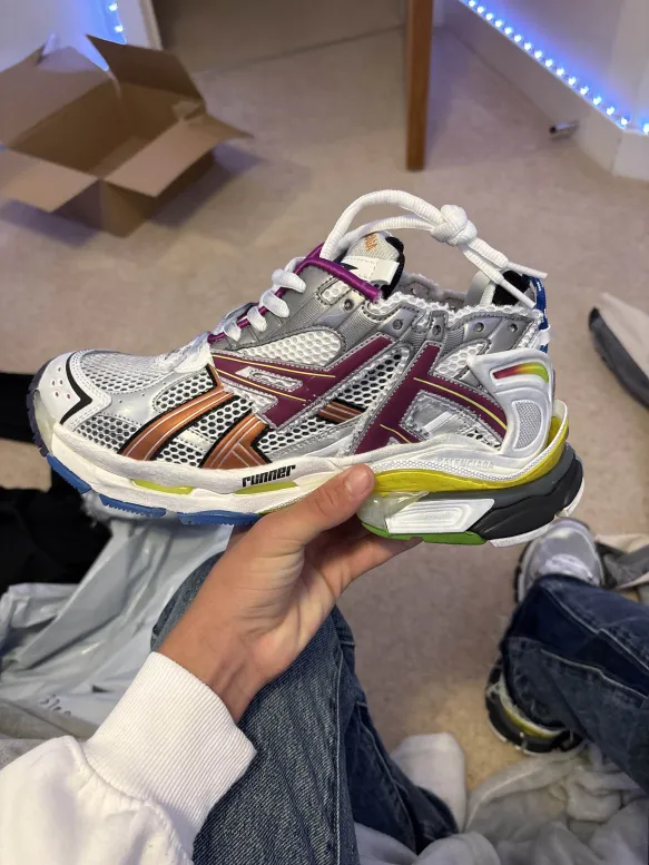 Balenciaga Runner Sneaker Multicolor 677402 W3RB6 8123 review Jay 00
