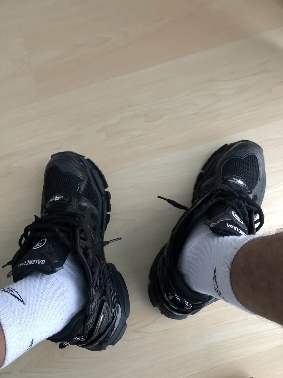 Balenciaga Runner Sneaker Black review Sander 00