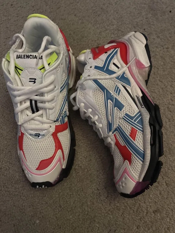 Balenciaga Runner White Blue Red 677402 W3RB6 9645 review Luis 01