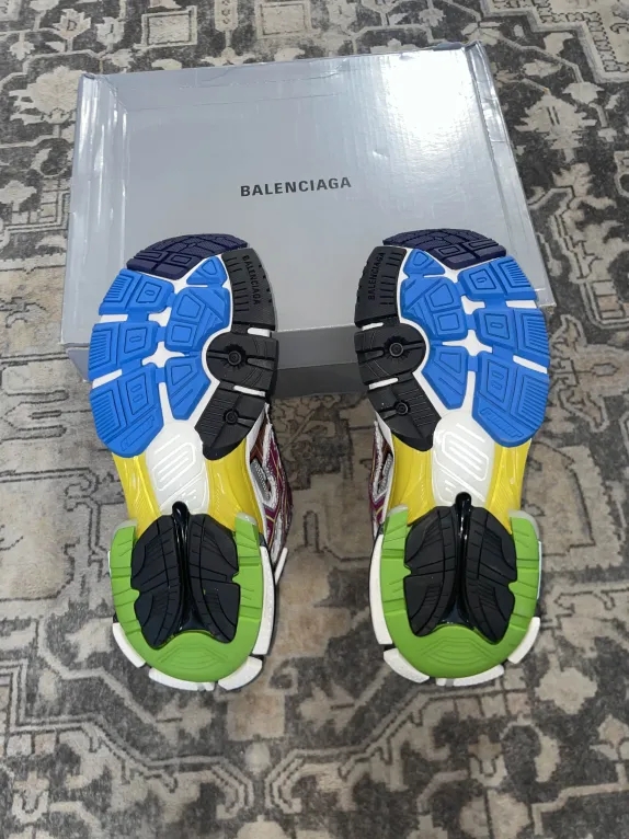 Balenciaga Runner Sneaker Multicolor 677402 W3RB6 8123 review Ayden 02