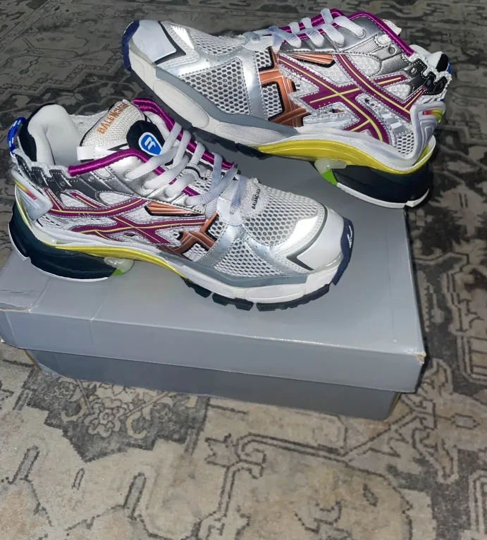 Balenciaga Runner Sneaker Multicolor 677402 W3RB6 8123 review Ayden 01