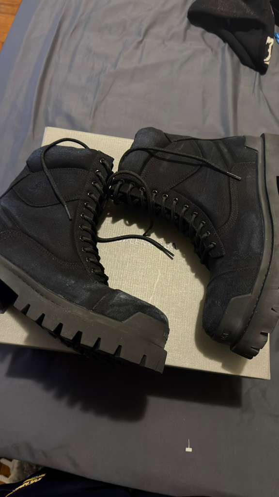 Balenciaga Strike Boots Black review Keysha 01